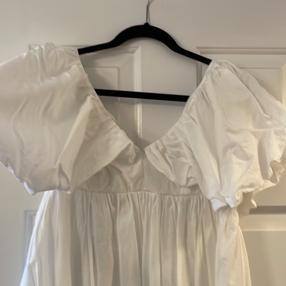 Moon River New With Tags maxi/midi white puff sleeve dress - Picture 2 of 4